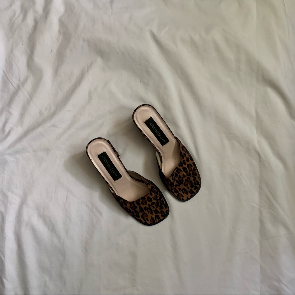 Vintage Cheetah Print Heels
